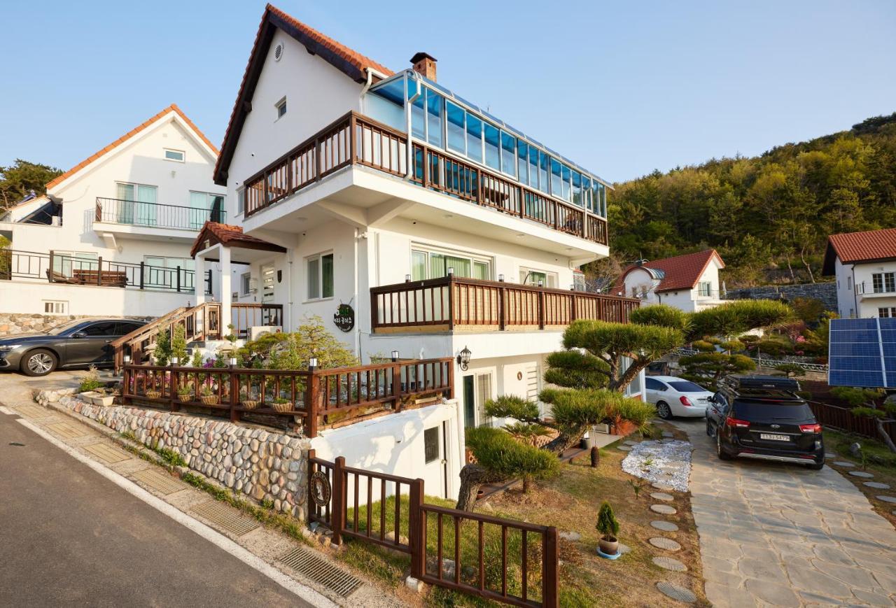 Herkules Namhae German Village Экстерьер фото