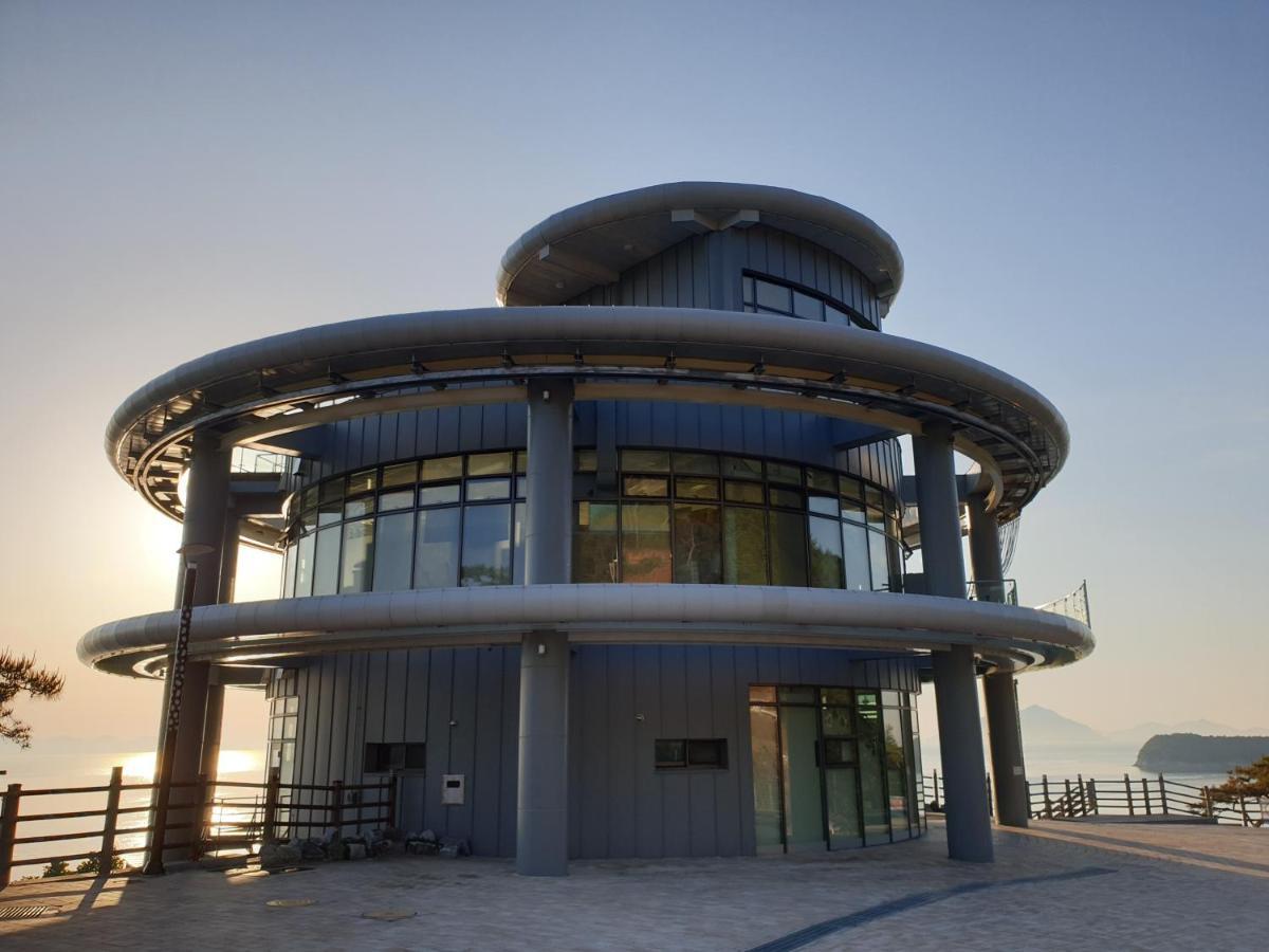 Herkules Namhae German Village Экстерьер фото