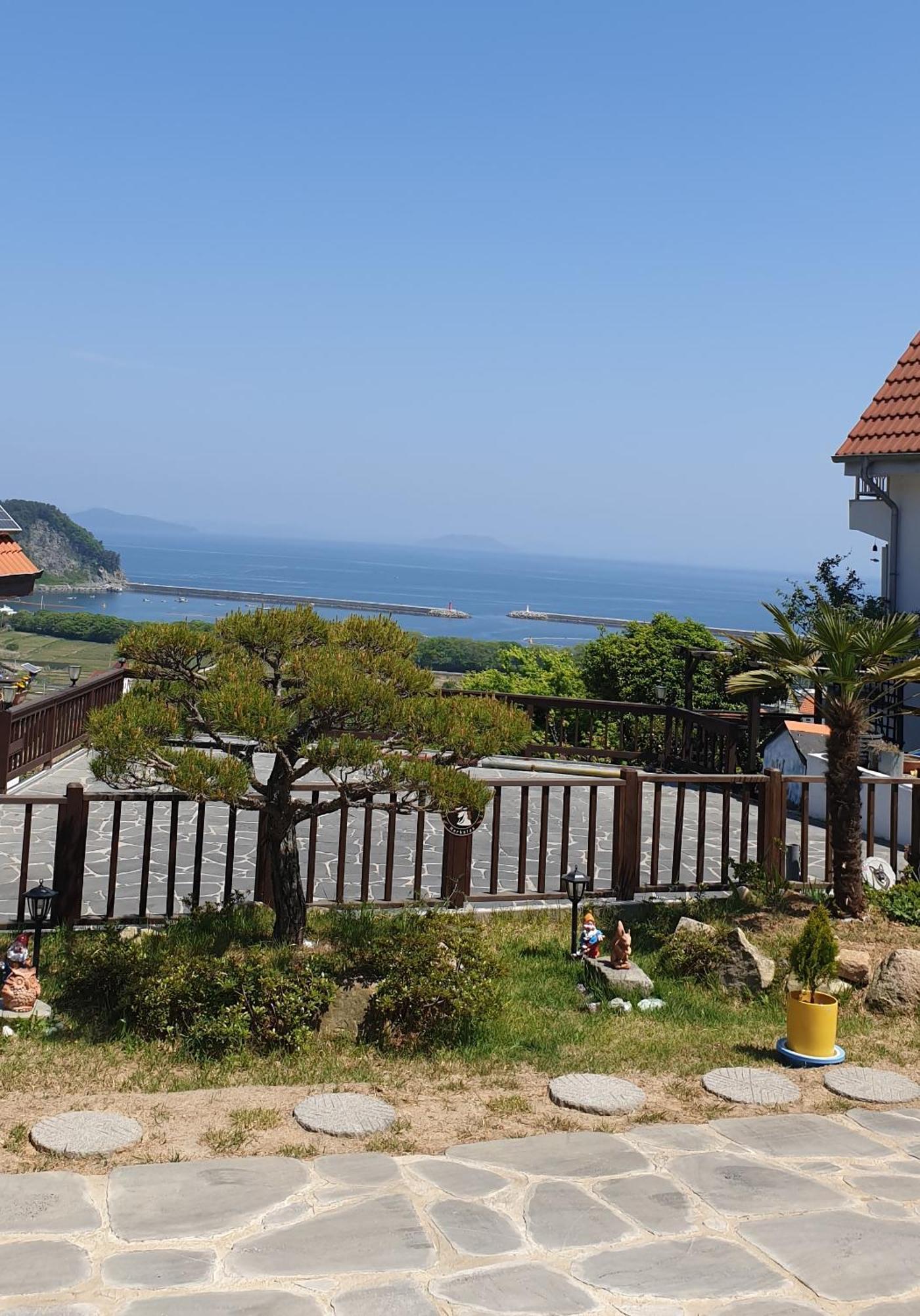 Herkules Namhae German Village Экстерьер фото